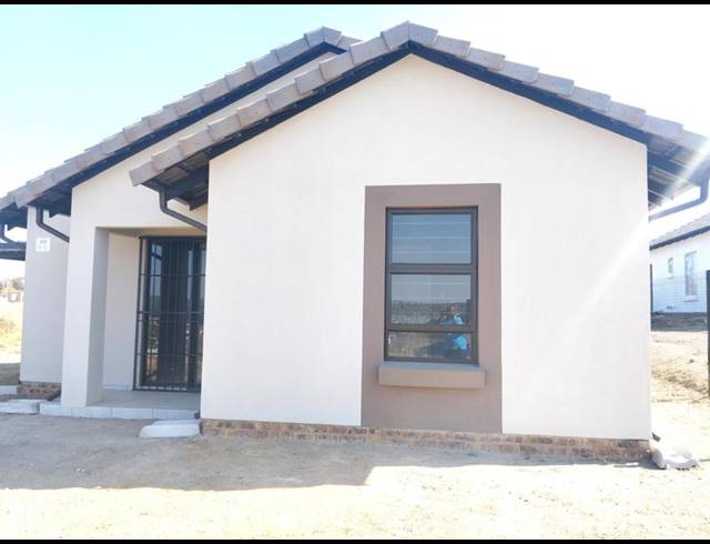 3 BEDROOM HOUSE FOR SALE IN COSMO CITY